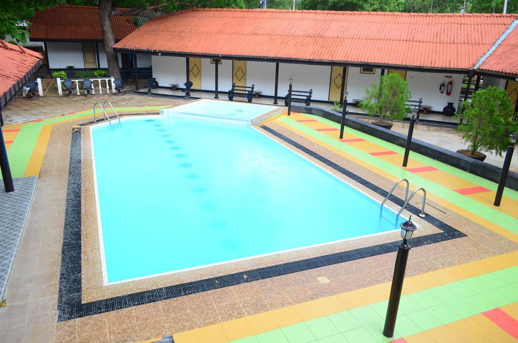 Jayasinghe Holiday Resort Kataragama Exterior photo